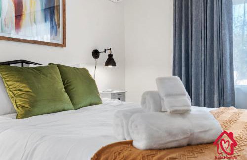 ValleyVibe: Modern Comfort in North Valley - an Irvie Home - Foto 25