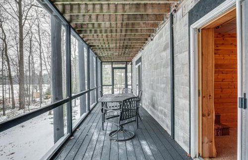 Rhinelander Waterfront Cabin with Deck and Fire Pit! - Foto 21