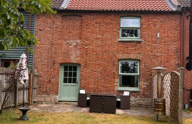 Herberts Cottage - Photo 1