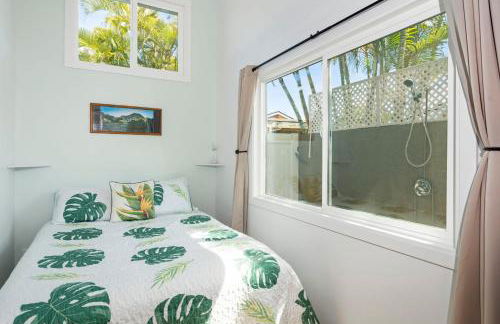 Stylish 1BR Apartment with AC Full Kitchen & WD - Just Steps to the Beach - Photo 8