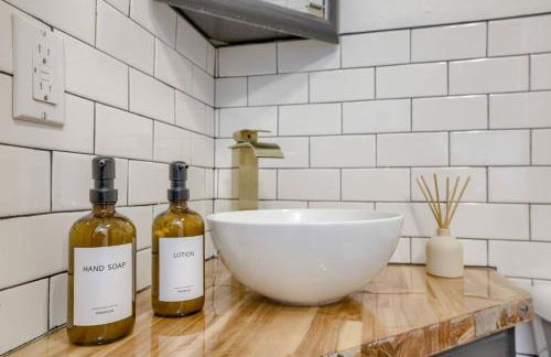 New 5BD Near UNL & DT | Poker Table & Games - Foto 57