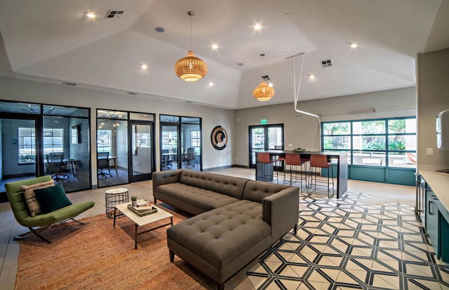 Spacious 2BR King Suite w Gym Pool Close to DT - Foto 23