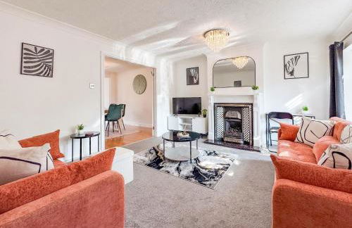 Raygill LT 4 Bedroom House By Furnished Accommodation - Private Parking - Perfect For Families & Contractors - Foto 16