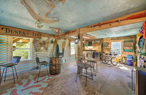 Walk to Bay and Boat Launch Beach House in Avon - Foto 19