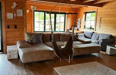 Blockbohlen HolzHaus mit Sauna, Outdoor Jacuzzi und BadeTeich - Foto 8