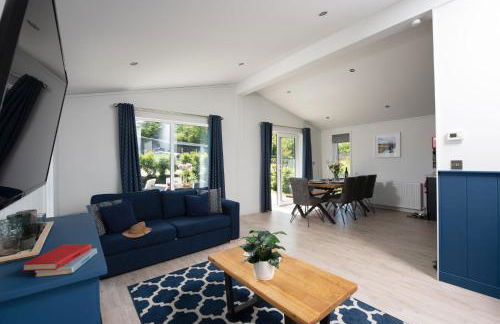 Buttercup Lodge - Relaxing hot tub and Parking - Foto 3