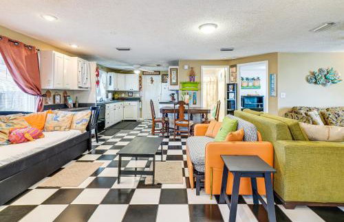 Cozy PCB Cottage about 1 Block to Beach! - Photo 4