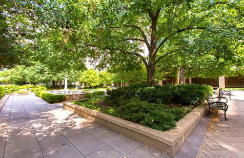 This Apt is Perfect For Business Trips or a Relaxing Vacation - Photo 20