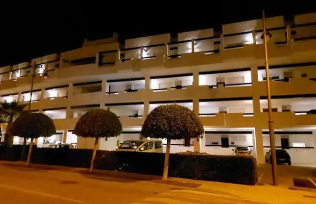 Stylish 2-bed Apartment Overlooking the Fairways - Foto 43