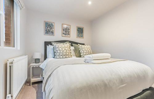 Chester Manor - 5 BR - Sleeps 10 - Free Parking - Foto 5
