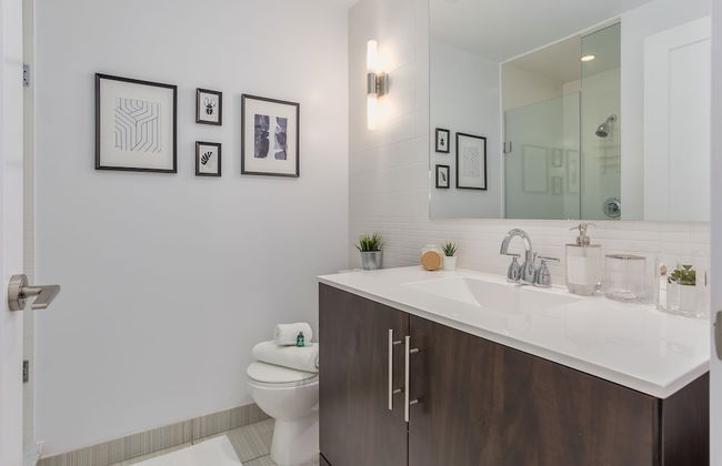 QuickStay - Beautiful Toronto Condo, City Views - Foto 19