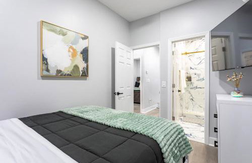 Modern Escape 3BR Apt with Parking - Foto 20