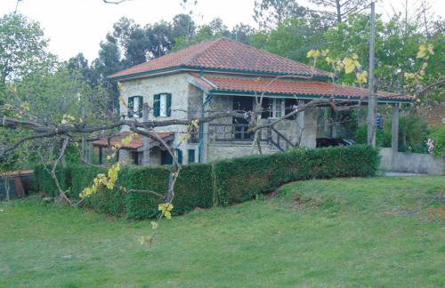 Casa de Granito Charmosa - Foto 1