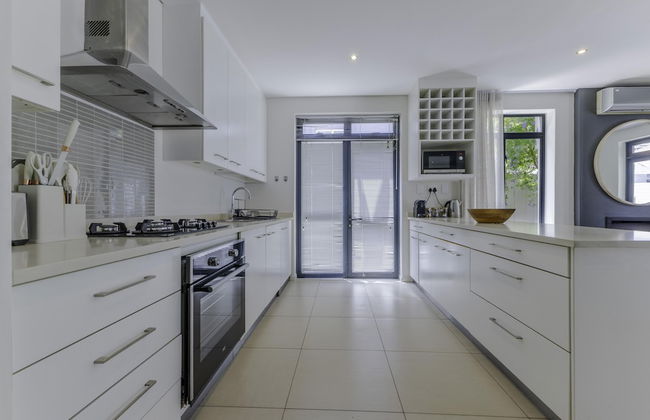 Newly Renovated 3 bed Apartment With Splashpool - 2283 - Photo 29