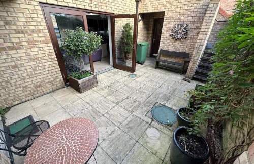 2 Bedroom Riverside Property with Roof Terrace - Foto 14