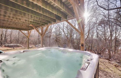 Secluded Retreat near Ski Resorts, Hot Tub, BBQ - Foto 7