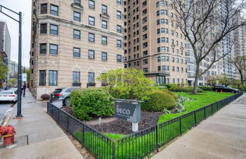 Gold Coast studio w doorman gym 2 blocks to L CHI-916 - Photo 26