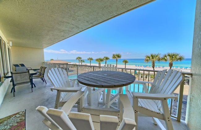 Beautiful Beachfront Condo with Pool View - Unit 0203 by RedAwning - Foto 39