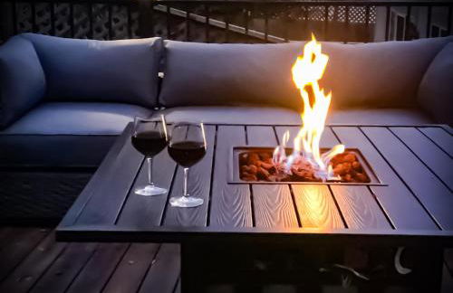 Spacious 4BD 3BA with hot tub, fire pit, and wraparound deck - Foto 35