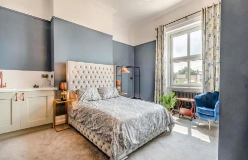 Riverside Georgian House with Hot Tub, Sauna & Parking - Foto 14