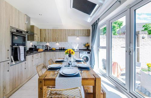 Stunning Riverside 3-Bed Home by 53 Degrees Property in Manchester with Garden & FREE Parking! - Foto 8