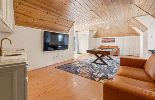 Stunning Waterfront Mansion with Pool and Hottub - Foto 49