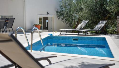 Villa OLIVE TREE village Pisak heated pool and close to the beach - Photo 2, sunbed