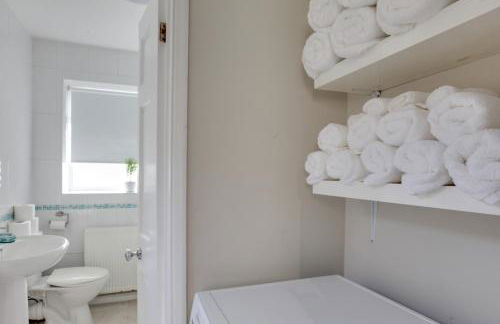 Ann’s Place - 2 Bed House Central Romford - Free Parking & Garden - Foto 23