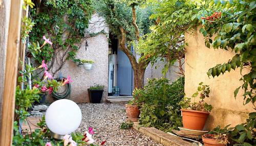 Appartement charmant proche d'Avignon avec piscine privée - Foto 2, Garden view