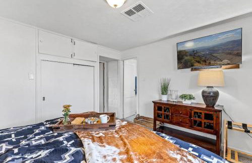 Grand Canyon Ranch Home - Western History - Big city lot - AC! - Photo 17