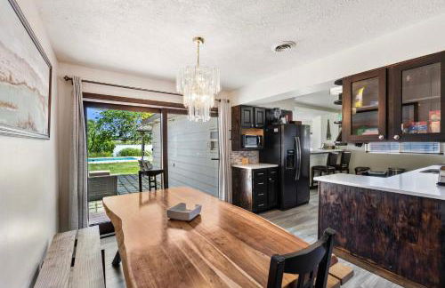 Lakefront Washington Home with Private Pool and Sauna - Foto 6