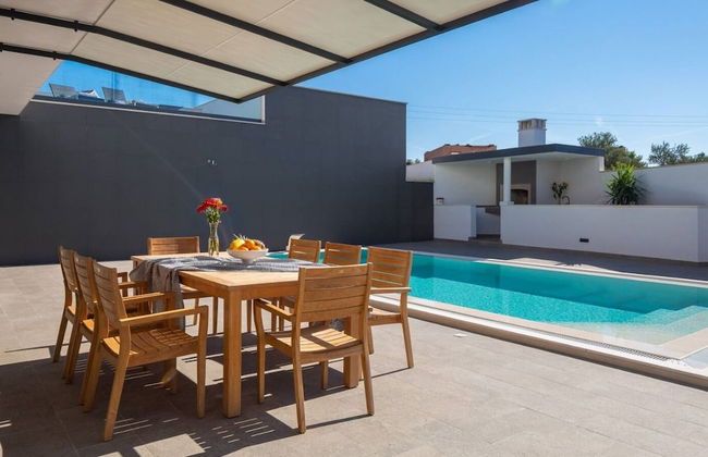 Holly - With Pool - H - Foto 33