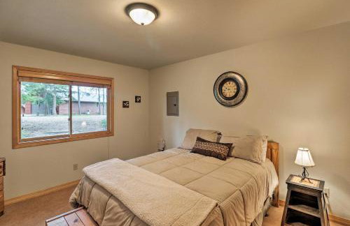 Trego Cabin with Mountain Views and Lake Access! - Foto 13