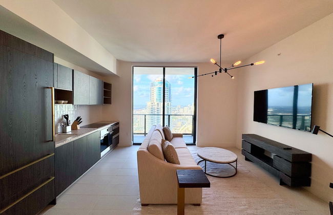 Sky-high Luxury in Downtown Miami - Photo 7