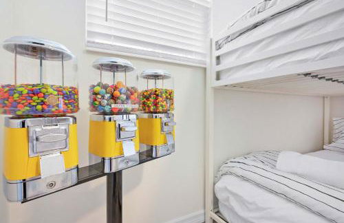 3BR Family Getaway Steps to Sand & Sun - Foto 18