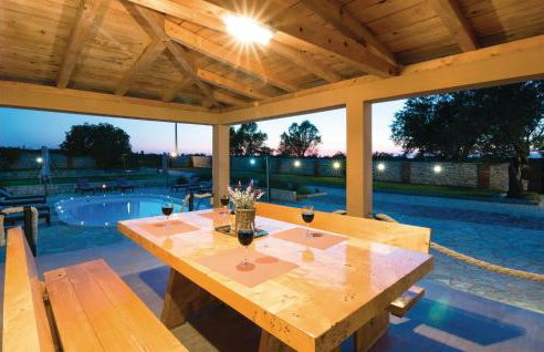 Five-Bedroom Holiday Home In Gorica - Foto 14