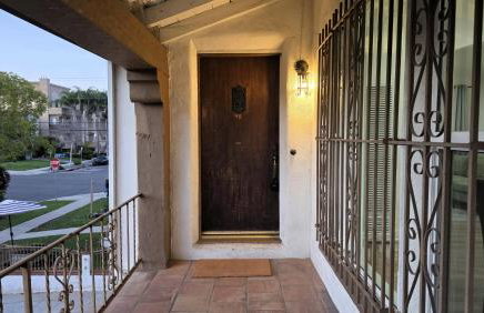Renovated Three Bedroom Near Cedars Sinai and Beverly Hills With Parking - Foto 33