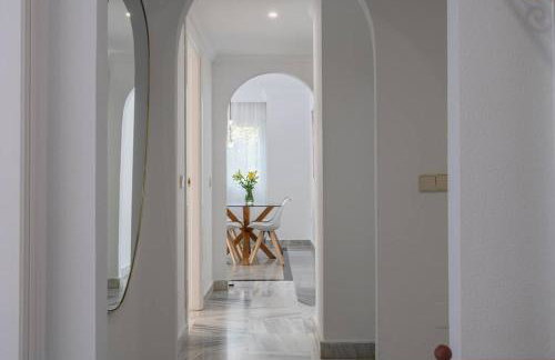 Luxury 3BR Puerto Banus, Pool, Garden, Walk to Marina & Beach - Photo 16