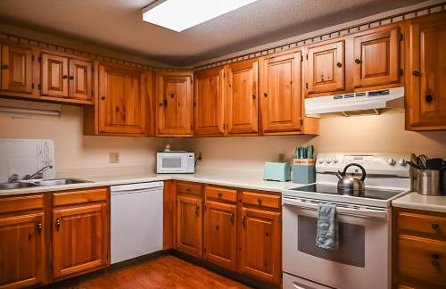 Spacious Condo-Attitash Ski-Storyland-Saco & More!! - Photo 13