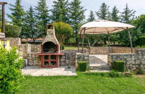 2 Bedroom Awesome Apartment In Labin - Foto 8