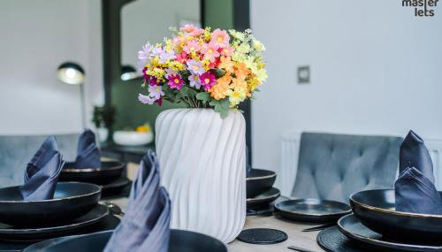 3 Bedroom House with Parking that Sleeps 6 - Foto 5, Garden view, furniture, storage, heating