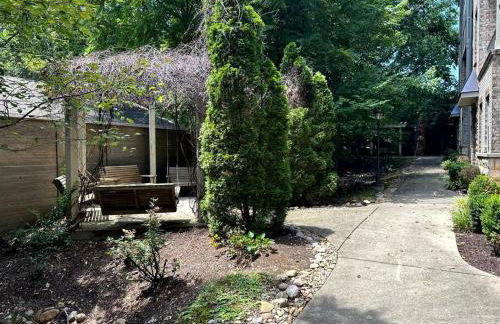 THE PAINTED MUSE I Stylish 3BR with Rooftop Hot Tub in East Nashville - Foto 27