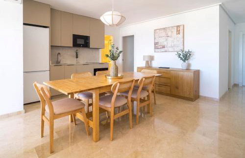 Modern apartment with pool on the beachfront in Marbella by SharingCo - Photo 28