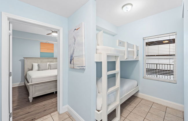 Laketown Wharf by Book That Condo - Foto 9