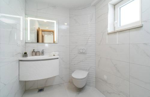 Villa KING with private pool with hydromassage, 4 bedrooms, 3km from sea and town Omiš - Foto 18