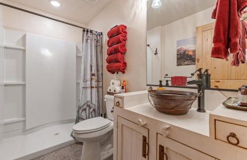 Historic Yellowstone Saloon - Foto 25