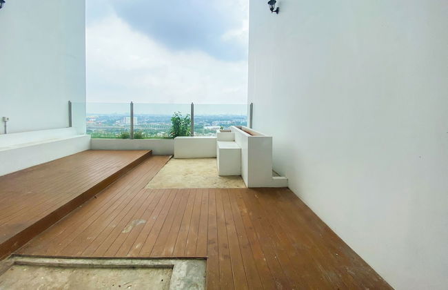 Good Place and Restful 2BR at Patraland Urbano Apartment - Photo 1
