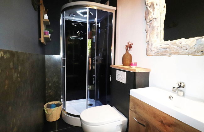 Atelier House With hot tub - Photo 13