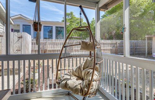 Oak Island Home w/ Fenced Yard, Walk to Long Beach - Foto 23