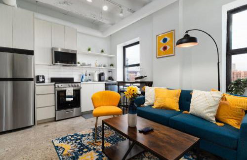 Regal Stylish Uptown Loft Beachfront RooftopWFHGym - Photo 6